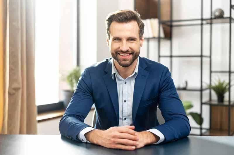 Cursos de Marketing Digital por Santiago Torres